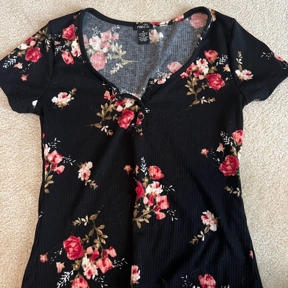 Rue21 Black Floral Women's Top